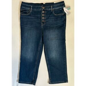 Maurices 21” Cool Crop Jeans NEW